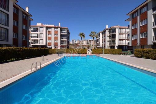Kuşadası Egebirlik1'de Yeni Eşyalı Havuzlu Köşe Kupon Bir Daire