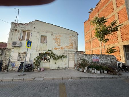 Pek Emlaktan İki Tapu Birden 1 Ev Fiyatına Cadde Üzeri İki Katlı Müstakil Ev Ve Varsa