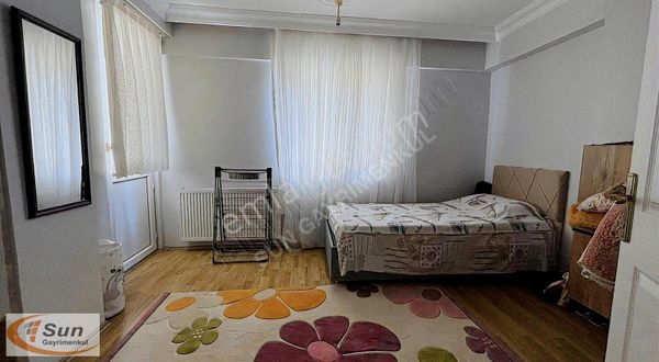 Sun Gayrimenkul'den Yüksek Giriş Çakmak Metro 200m Çift Balkon