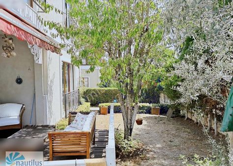 Bahçeşehir Satılık Tam Müstakil Villa