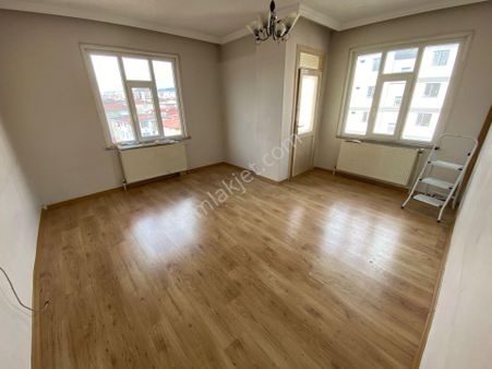 Emin Emlak'tan Kavakpınar'ın En Fırsat Dairesi,cemil Meriç Cd. Komşu,geniş,kullanışlı,şık 3+1