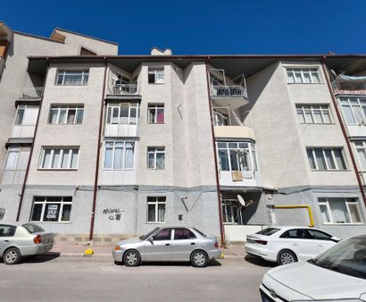 Pera'dan Yenibağlar Mh. Espark Yakını Satılık 2+1 Fırsat Daire