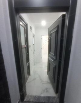 1.69 Krediyle Arnavutköy Merkez'de Satılık Düz Girişli 4+2 Ters Dubleks Daire