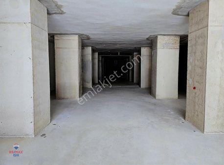 Sancaktepe Samandıra Merkez De 550m2 İşyeri