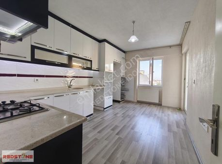 Redstone İdol Gayrimenkulden Kuşpınar'da Kiralık 3+1 Daire