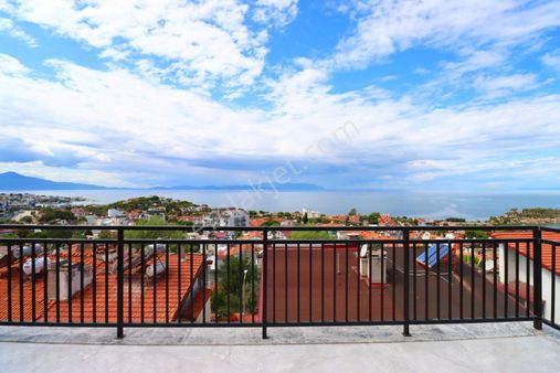 Kusadası Yılancı Burnu Mevki Deniz Manzaralı Villa