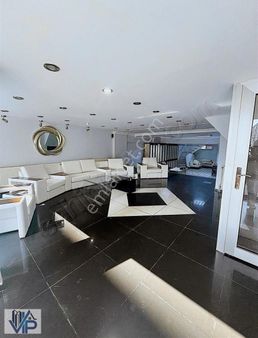 Bafra Vıp Gayrimenkulden Gençlik Caddesinde 202m2 Kiralık Dükkan