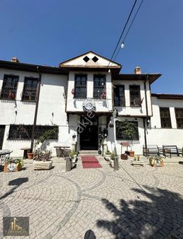 Tarihi Mengüç Caddesinde Otantik Cafe Restaurant Nargile Salonu