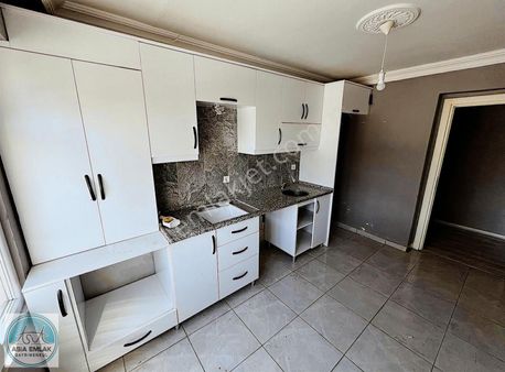 Asia Dan Emek Mahallesinde Giriş Kat Kiralık 2+1 Geniş Daire