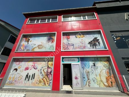 Gölcük Çiftlik D-130 Cepheli Bahçeli 600m² Kiralık Komple Bina