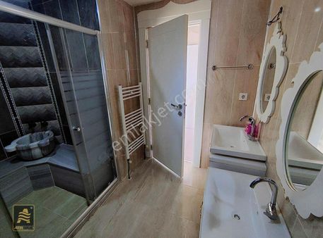 Güneş Düğün Salonu Civarı Satılık 4.5+1 Daire