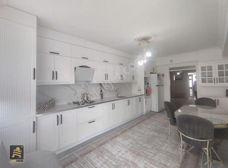 Altın Emlaktan Bağcılar Da Satılık 4.5+1 Daire