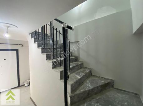 Dumlupınar'da Merkezi Konumda Eğimsiz 3+1 Çatı Dubleks Daire