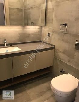 Emlak Buraya'dan Landor Sitesinde Teraslı Köşe 3+1 Satılık Daire