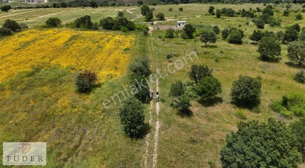 Tuder'den Villa İmarlı Harika Konumda 348m2 Arsa