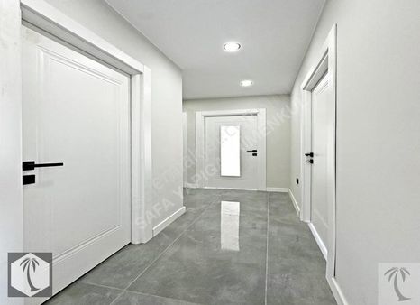 Beylikdüzü Kavaklı Da Kapalı Otoparklı Güvenlikli Sitede 2+1