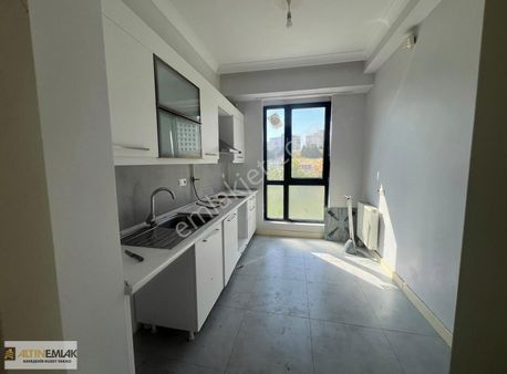 Emlak Konut Başakşehir Evleri Boyalı Boş Oturuma Hazır