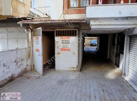 Bostancı Köprüsüne Yakın Emanet Sokakta 25 M2 Dükkan