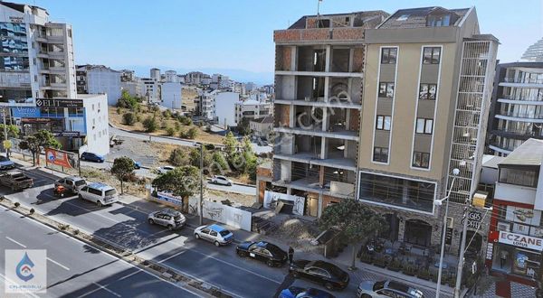 Çelebioğlu Gayrimenkul'den Çayırova Akse'de Komple Kiralık Plaza