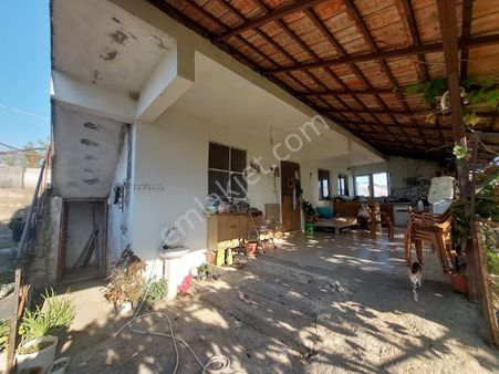 Ortaca Eskiköy’de 5.850 M² Göl Manzaralı Arazi Ve Köy Evi Satılık