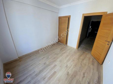 Ebeveyn Banyolu + Kılerlı 3+1 Sıfır Daıre İzmır Menemen Ulucak