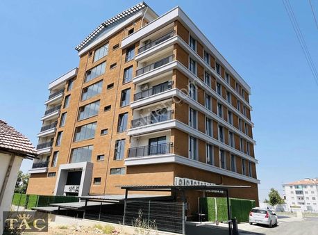 Taç Gayrimenkulden Çevreyoluna Cepheli 167 M2 3+1 Lüks Ofis