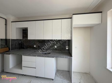 Beşikkaya Cadde Üzeri 3+1 En Üst Kat Fırsat Satılık Daire