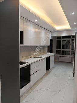 İstasyon Mah De 3+1 Ara Katta Full Yapılı Bağımsız Daire