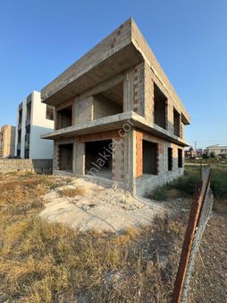 Yüreğir Akdeniz Mahallesinde 335 M2 Arsa İçerisinde 5+1 Satılık Villa....