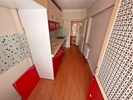 Aşağı Eğlence Yürüme Mesafesi 3+1 Yüksek Giriş Güney Cephe