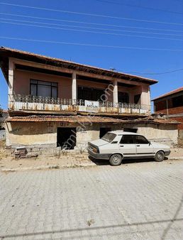 Eşme Yeleğende Satılık Müstakil Ev