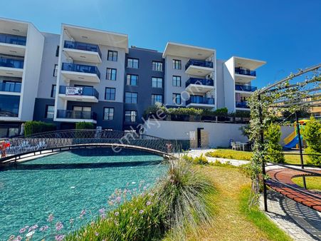 Kuşadası Değirmendere Bölgesi’nde Site İçerisinde Doğal Gazla Ara Kat 1 + 1 Daire