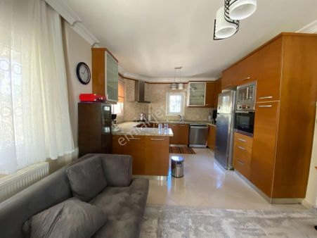 Menemen Villakent'te 425m2 Arsa İçinde 4+1 Satılık Villa