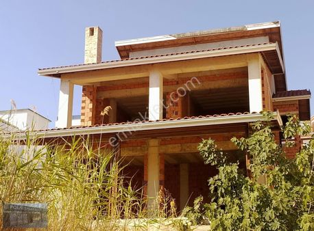 Celaliyede Deniz Manzaralı Satılık Müstakil Villa