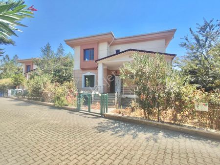 Şahin Tepesinde Metropol 1 Villalarında Satılık Triplex Villa!!!