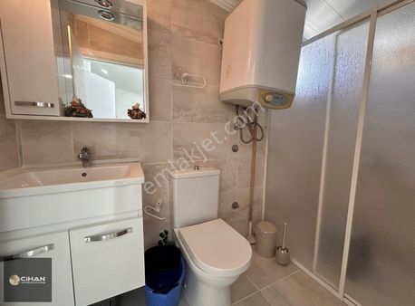 Kuşadası Sevgi Plajında Denize Sıfır Havuzlu Sitede 3+1 Triplex