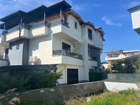 Gözütok Mimarlk Emlak'tan Deniz Yürüme Mesafesinde 4+1 Villa