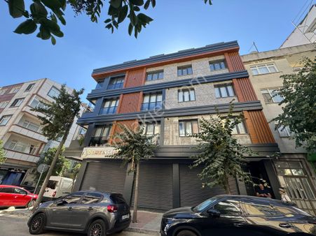 Mollateam Bayrampaşa Yıldırım Zafer Caddesinde Satılık Dubleks