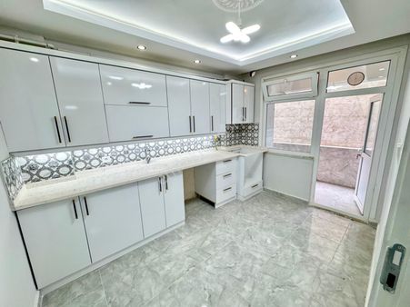 Lider Gayrimenkul’den Unkapanı Mh. 3+1 İçi Full Yapılı Fırsat Daire