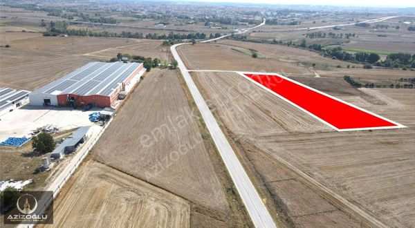 Saray Merkeze 5 Dakika 2208 M² Tek Tapu Satılık Tarla