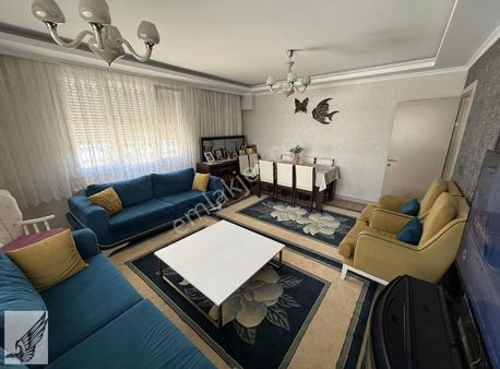 Seferihisar Camikebir Mahallesi Çift Balkonlu 3+1 Geniş Daire