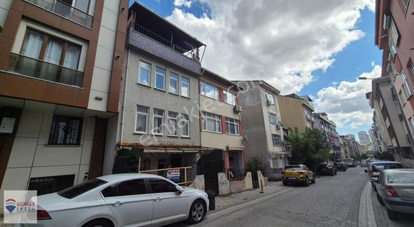 Ümraniye Yamanevler'de Belediyeye Yakın Satılık Müstakil Bina