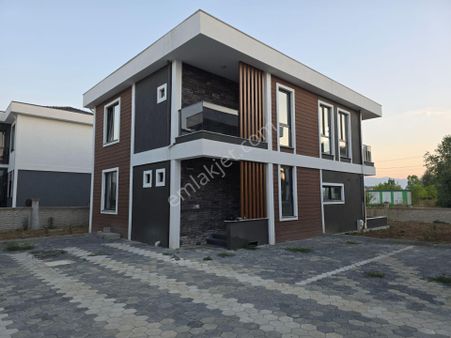Düzce Yahyalar'da 4+1 Modern Geniş Satılık Villa