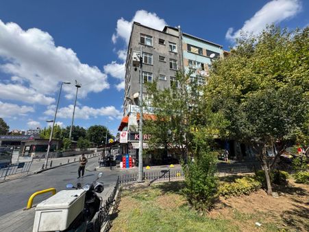 Turyap' Tan Aksaray Meydanında 2+1+hol Kiralık Daire