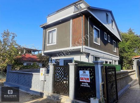 Sakarya Kocaali'de 3+1 Müstakil Bahçeli Satılık Tripleks Villa