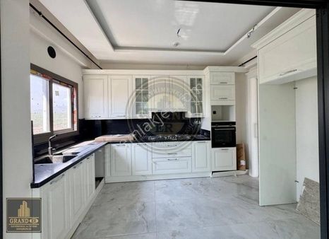 Mezitli 75. Yıl Ma.merkezi Lokasyonda Satılık 4+1 Yatay Mimari