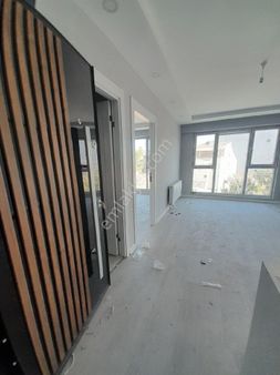 Esentepe Mahallesinde Alt Alta Satılık 1+1