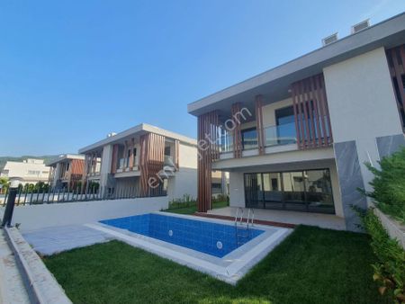 Bursa Gemlik Olea Kurşunlu'da Kiralık Lüks Özel Havuzlu Villa