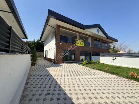 Analiz'den Osman Gazi Mahallesi`nde 7+1 Satılık Kupon Villa