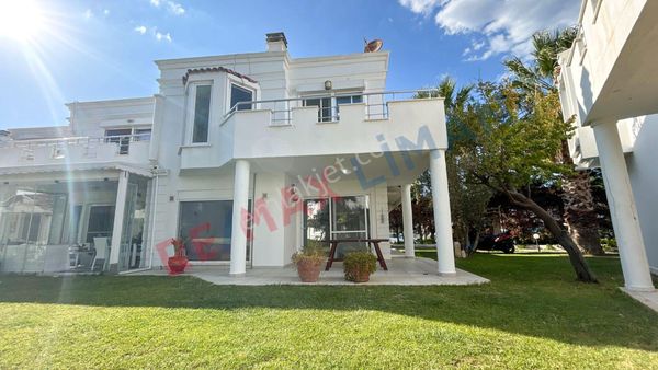 Güre'de Denize Sıfır Havuzlu Sitede Eşyalı Satılık Villa